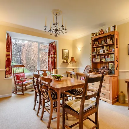 3 Bed In 93949 Portinscale